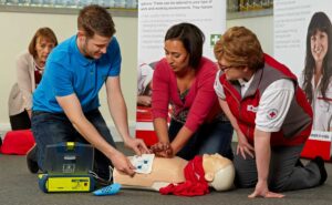 How to Become a First Aider
