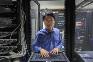 Computer Professionals - Computer Manager