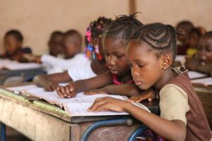 Ọdịiche Na Mmetụta (Differences and Impacts)