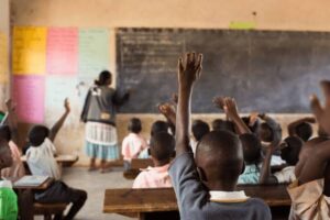 Akparamaagwa N’Ụlọ Akwụkwọ (Classroom Behavior and Etiquette)